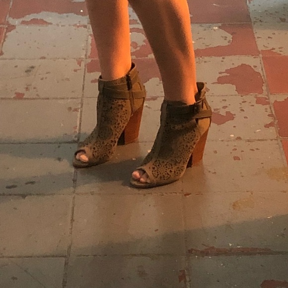 Vince Camuto booties - Picture 5 of 7